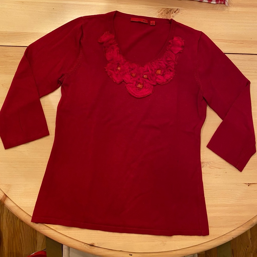Women’s knit 3/4 length top with embellishment